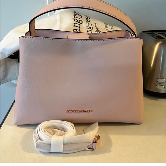 Michael Kors Handbags - Michael Kors Satchel/Crossbody Bag